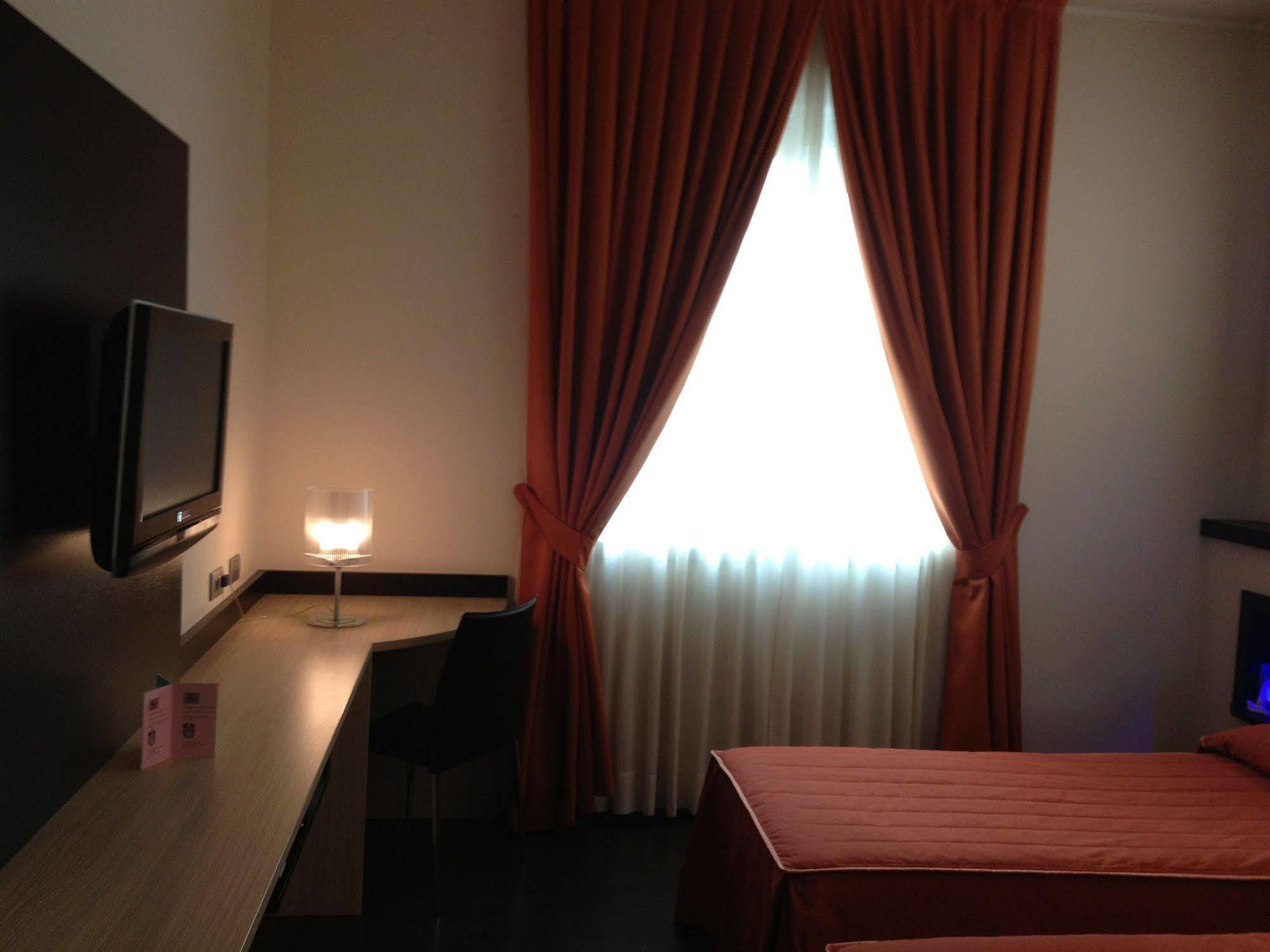 Hotel Mito Ossona Екстериор снимка