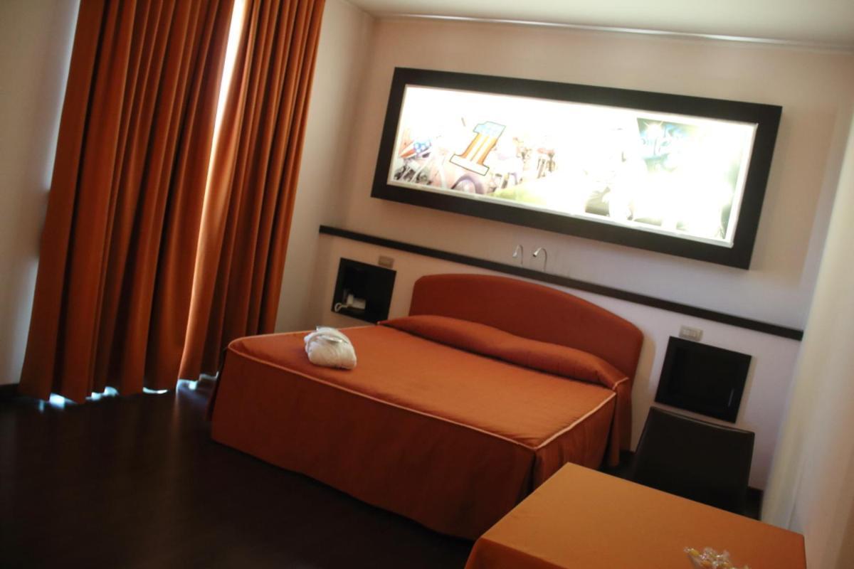 Hotel Mito Ossona Екстериор снимка
