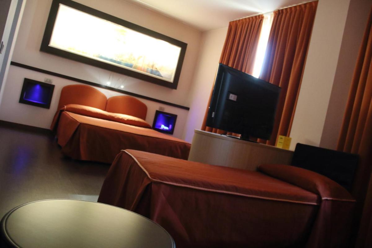 Hotel Mito Ossona Екстериор снимка